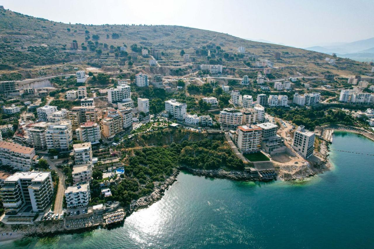 Hotel Oasis Sarandë Exterior foto