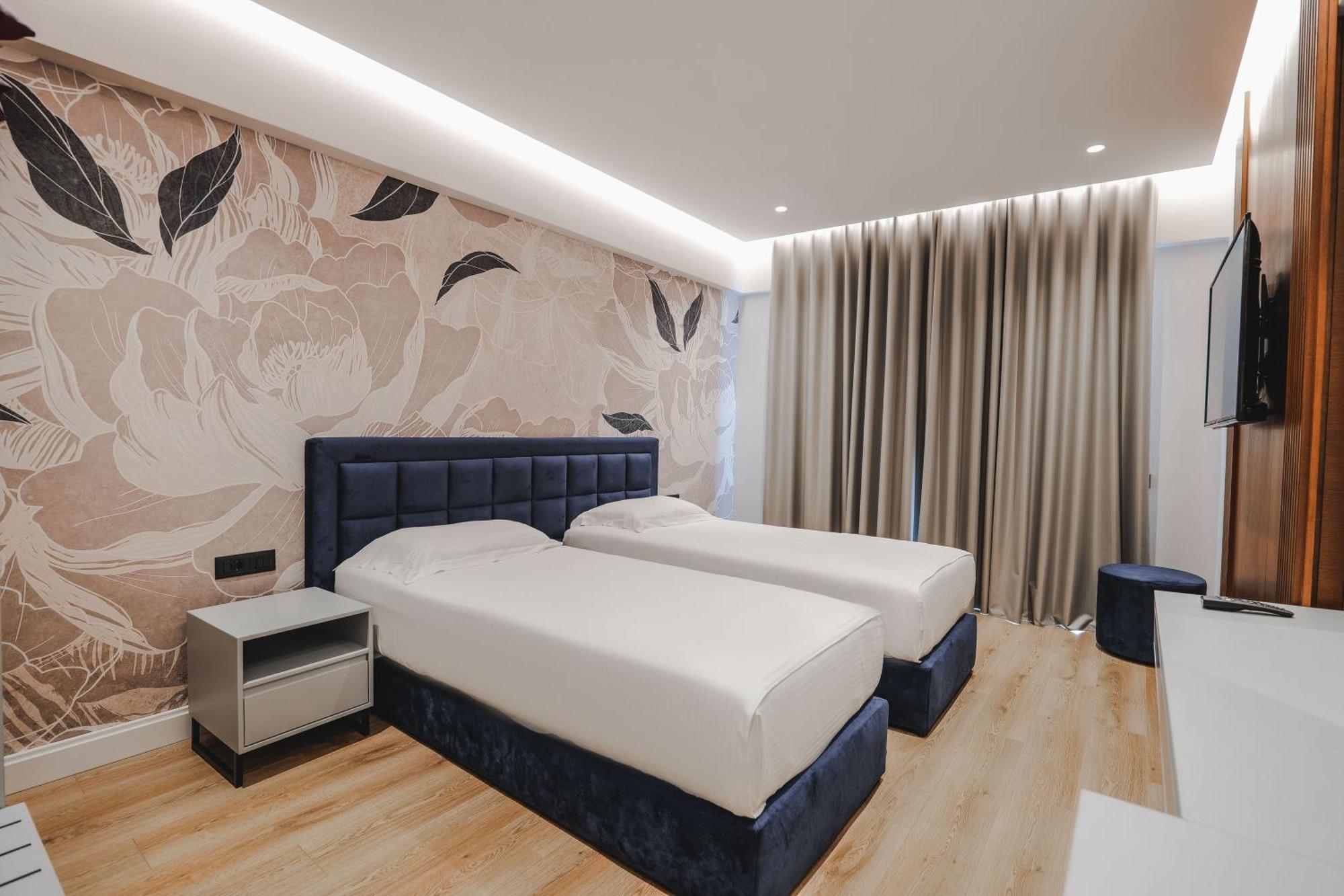 Hotel Oasis Sarandë Exterior foto