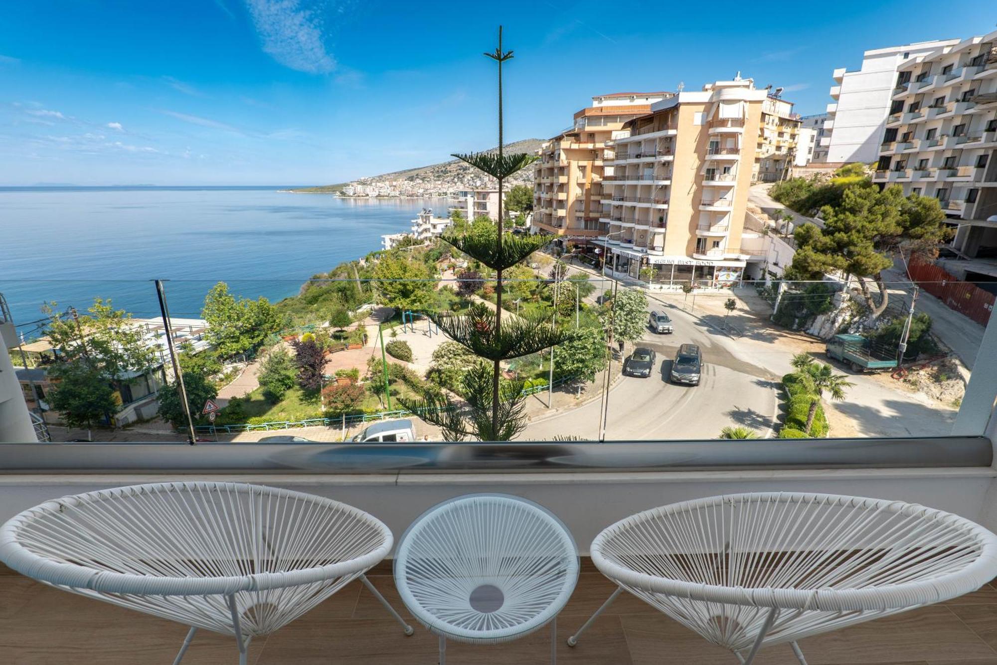 Hotel Oasis Sarandë Exterior foto